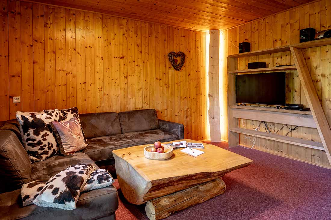 Ferienwohnung Wilde Orchidee - Umweltbewusste Familienferien mit Streicheltieren auf dem Farnbauernhof in Schönwald im Schwarzwald